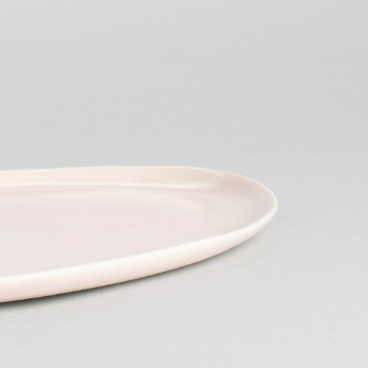 Oval serving platter dinnerware by Fable Home, in a blushpink color. – #blushpink