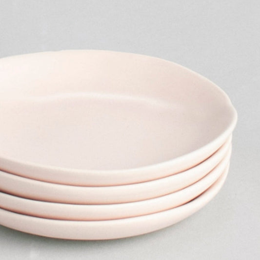Little plates dinnerware by Fable Home, shown in a blushpink finish. – #blushpink