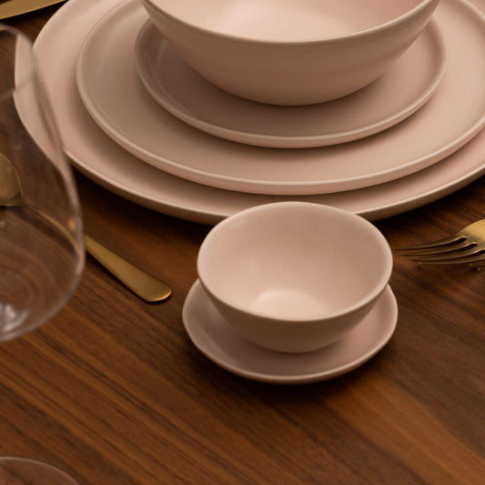 Little plates dinnerware by Fable Home, shown in a blushpink finish. – #blushpink
