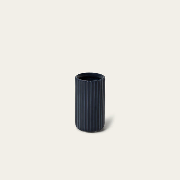 Short bud vase decor by Fable Home, in a midnightblue color. – #midnightblue